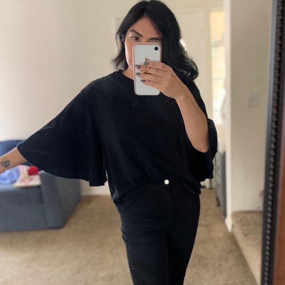 Who What Wear Black Bell Sleeve Top - Picture 2 of 10